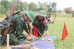 Trung đoàn 2 rút kinh nghiệm xây dựng đơn vị điểm về huấn luyện kỹ thuật chiến đấu bộ binh cho chiến sĩ mới